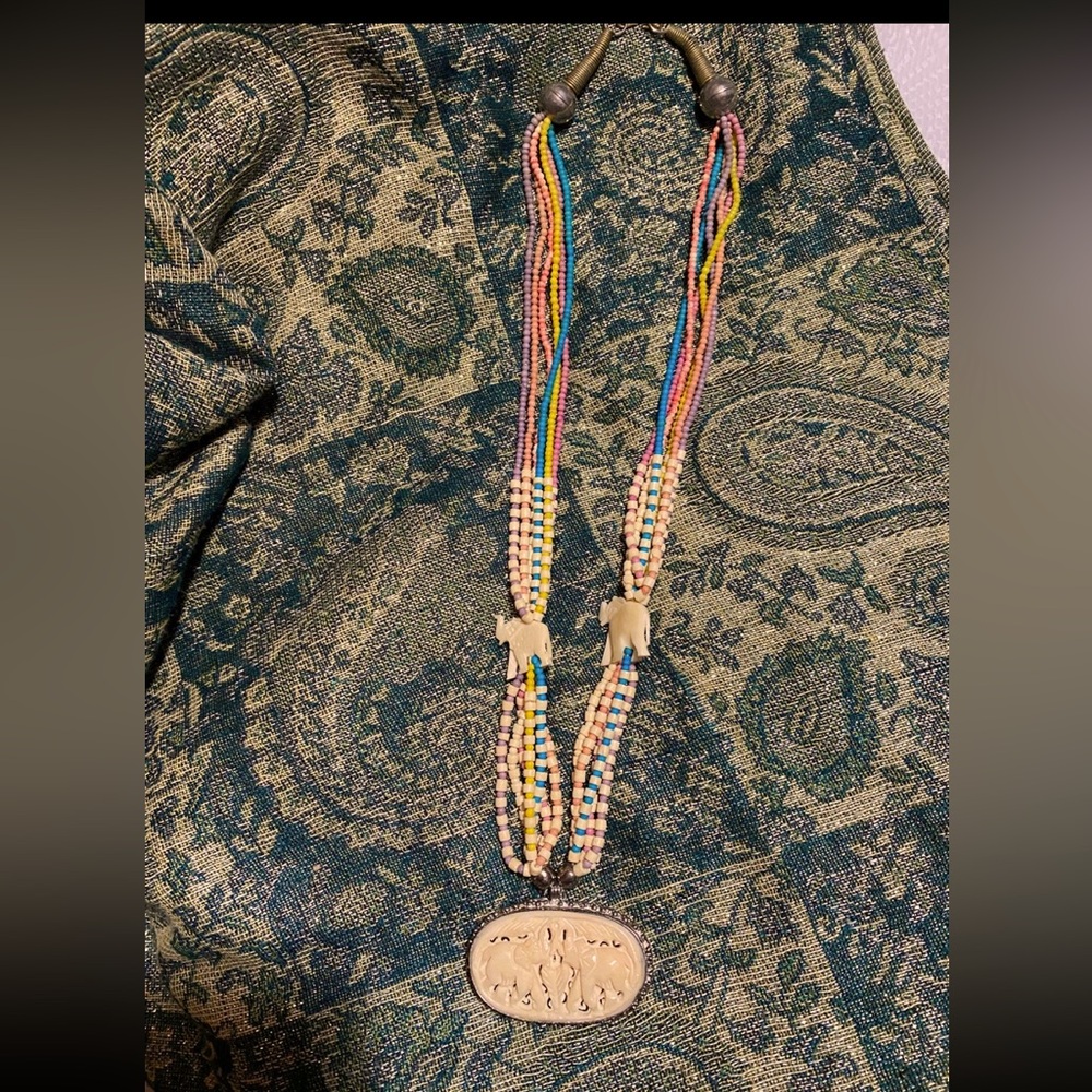 Vintage Beaded / Carved Bone necklace.